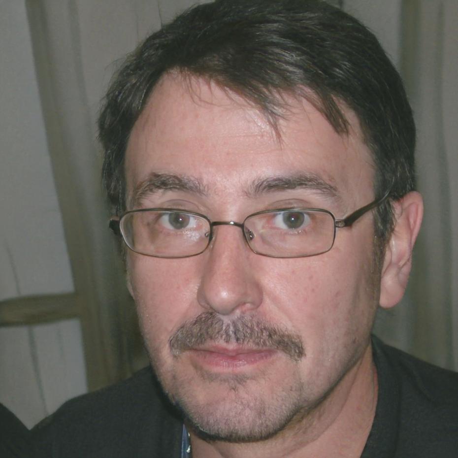 Blockchain development instructor Matías Fernandez